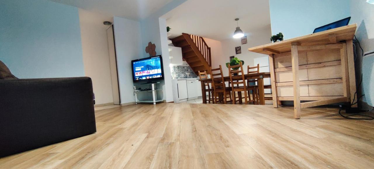 Appartamento MAISON à 10 MIN DE DISNEYLAND Bussy-Saint-Georges Esterno foto