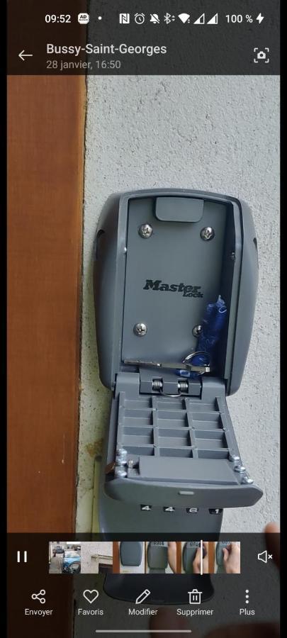 Appartamento MAISON à 10 MIN DE DISNEYLAND Bussy-Saint-Georges Esterno foto
